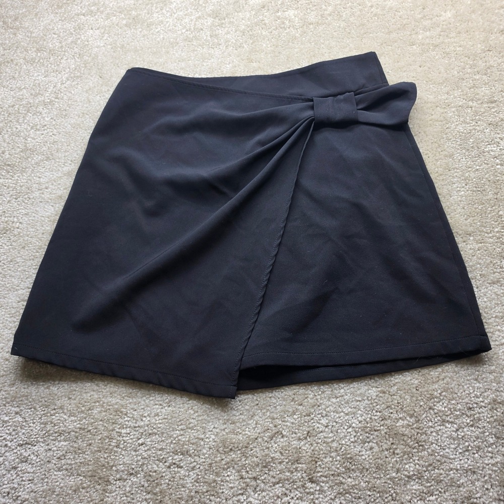 Color Thread Black Wrap Front Skort with Side Bow Detail Size Large